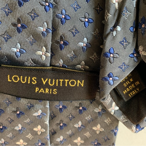 Louis Vuitton Tie - Picture 4 of 5